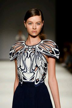 Sculptural Fashion, Alice Mccall, Futuristic Fashion, Zuhair Murad, Inspiration Mode, Mode Inspiration