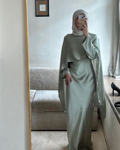 This pin is all about hijabi outfits, Hijabi fashion. Here Muslim girls get their inspiration to recreate hijabi fits and wear modest outfits. We also have hijabi streetwear and Hijabi outfits casual. Hijabi Prom Dresses 2024, Hijabi Night Out Outfit, Hijabi Party Dress, Hijab Evening Dress Classy, Hijabi Dinner Outfit, Casual Hijabi Outfits, Hijabi Wedding Guest Outfit, Hijabi Graduation Outfits