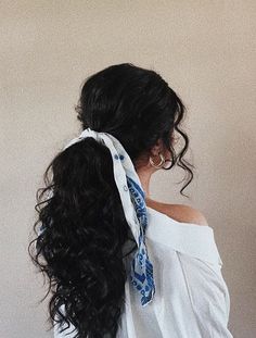 Dyed Hairstyles, Hairstyles Volleyball, Hairdos For Curly Hair, Women's Hairstyles, Hair Stylies, Curly Hair Inspiration, Elegante Casual, Hair Stylist Life, Hairstyles For Long Hair