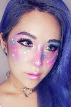 Galactic Makeup: The Hottest New Makeup Trend Is Here For Halloween 2016 Galaxy Makeup Looks, Alien Make-up, New Makeup Trends, Fantasy Make-up, Alien Makeup, Galaxy Makeup, Make Up Videos, Beauty Make-up