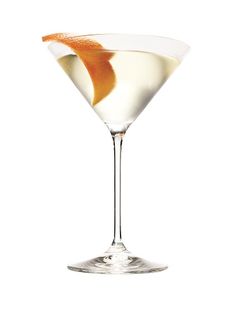 Martha Stewart’s Secret Martini Ingredient is Belvedere Vodka Spirits Label Design, National Vodka Day, Classic Vodka Cocktails, Belvedere Vodka, Martini Ingredients, Punch Cocktails, Martini Shaker, Vodka Cocktails Recipes, Classic Martini