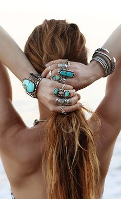 Wouldn't wear them all at once, but the colors are nice :) Lotus's Suggest Summer Accessories Fashion Look/Ideas from the Web! Stile Hippie Chic, Wearing Rings, Style Hippie Chic, Hippy Chic