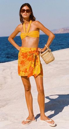 Yellow Beach Outfit, Faithfull The Brand, Surfs Up, Orange And Yellow, Mini Dress Shop, Swim Cover, Beach Wears, Skirt Design, Yellow Floral