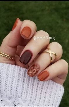 Acrylics For Pale Skin, Thanksgiving Nails Fall Sns, Fall Inspired Dip Powder Nails, November Nails Natural, No Chip Manicure Ideas Fall, Short Fall Nails 2023 Matte, Nail Colors Thanksgiving, September Mail Ideas, Nails 2023 Trends Color