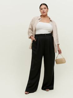 Wear the pants. Shop the Mason Pant ES from Reformation, relaxed fitting, high waisted trousers in extended sizes. Mason Pant, 2023 Fashion Trends, Leg Pants Outfit, Look Plus Size, Spring Capsule Wardrobe, 2023 Fashion, Professional Outfits, Look Plus