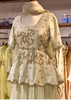 Paplon Design, Sarara Kurti, Lehenga Anarkali, Sharara Designs, Designer Bridal Lehenga Choli, Lehnga Dress, Velvet Dress Designs