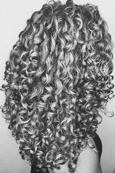 Curly Hair Charcoal Drawing, Curly Hair Tattoo Design, Drawing Ideas Women, Curly Hair Painting, Curly Hair Sketch, Curly Art, Curly Hair Art, Hair Drawing Ideas, Drawing Curly Hair