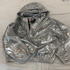 Nike Kids Size 6 Silver Metallic Pullover Zip Jacket Cropped Foil Windbreaker Hood. The Jacket Is Very Versatile And Light For Easy On The Go Or Packing. This Jacke Has Never Been Worn. Girls Nike, Wind Jacket, Nike Kids, Oversized Jacket, Zip Jacket, Mr Porter, Kids Jacket, 1/4 Zip, How To Look Pretty