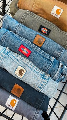 Outfit Inspo Aesthetic Vintage, Blue Jeans Outfit Ideas, Aesthetic Canada, Pantalon Carhartt, Blue Jeans Outfit, Outfit Ideas Vintage, Dickies Jeans, Carhartt Logo, Carhartt Vintage