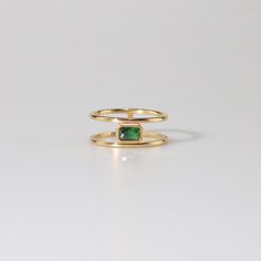 Emerald Horizon Ring Modern Emerald Ring, Ring Sizing Chart, Grunge Jewelry, Emerald Ring Gold, Solid Gold Rings, Gold Plated Rings, Emerald Gemstone, Minimalist Rings, Dream Jewelry