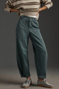 The Closed Rhannon Pants feature large worker-style pockets and an adjustable barrel leg using press studs at the hem. | Rhannon Barrel Pants by Closed in Green, Women's, Size: 31, Cotton at Anthropologie Barrel Pants Outfit, Worker Style, Barrel Pants, Canvas Pants, Green Fits, Loose Outfit, 50 Fashion, Press Studs, Cotton Pants