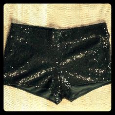 Nwot. Fits M/L Black Glitter Bottoms, Sparkly Shorts Outfit, Sparkly Clothes, Clothes Pieces, Black Shorts Outfit, Rave Shorts, Sparkly Shorts, Sparkle Shorts, Sparkly Outfits