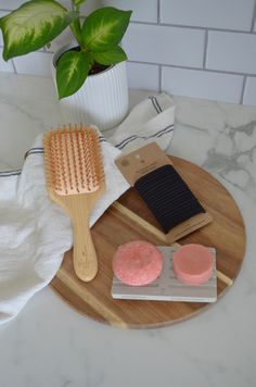 In the U.S. alone, almost 7.9 billion units of rigid plastic are created just for beauty and personal care products each year, and that number is climbing. Battle plastic waste with our plastic-free hair care bundle. Perfect for those starting their zero waste journey or as a great gift for a friend! What's Included:  Bamboo Paddle Hairbrush- Not only is this brush made from fast growing sustainable bamboo, but it is also is gentle; reducing static, frizz and breakage leaving your hair healthy a Coconut Essential Oil, Zero Waste Beauty, Tropical Sun, Apricot Seeds, Wellness Community, Hair Care Gifts, Solid Shampoo, Conditioner Bar, Plastic Ware