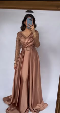 Simple Satin Dress Pattern, Evening Gowns Wedding Guest, Satin Outfit Ideas Indian, Satin Dress Outfit Indian, Braidsmaid Outfits Style, Accessories For Gown, Neck Pattern For Gown, Satin Gown Designs Indian, Gown Pattern Indian