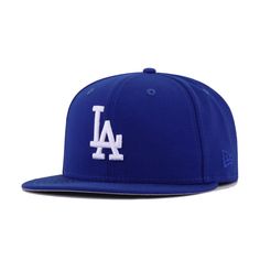 Adjustable hat. One size fits most (OSFM). New Era Cap 9Fifty snapback hat for the Los Angeles Dodgers in blue colorway. Rep your team with this standard yet amazing snapback from Hat Heaven. Constructed in premium wool top to bottom, this Dodgers snapback is perfect for on-the-go fashion. Clean colors up front make it easy to wear with just about anything, with a no-nonsense approach to design. With team wordmark on its rear and tonal bartack, this is a hat you’ll be wearing for days on end. Ha Blue Fitted Cap, Light Royal Blue, Crown Light, California Colors, Japanese Flag, Japan Flag, Radiant Red, Flag Hat, New Era Hats