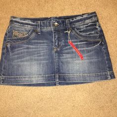 Express Jean Mini Skirt Embellished Pockets Brand New With Tags Size 4 Essie Aesthetic, Outfits Jewelry, Jean Skirts, Jean Mini Skirt, Future Wardrobe, Jean Mini Skirts, Jeans Y2k, Express Jeans, Jean Skirt