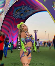 Neon Festival Outfit, Casual Church Outfits Summer, Summer Bar Outfits, Edm Rave Outfits, Nyc Outfits Summer, Church Outfit Casual, Neon Rave, Rave Outfits Edc, Rave Bodysuit