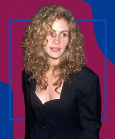 You Won't Believe How Much Julia Roberts Has Changed #refinery29 https://www.refinery29.com/en-us/2018/10/215080/julia-roberts-hair-makeup-beauty-looks Julia Roberts Hair, Natural Curly Hair Cuts, Curly Hair Inspiration, Curly Hair With Bangs, Kaia Gerber, Julia Roberts