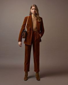 Alberta Ferretti on Instagram: “Always impeccable, forever classy. Shop this corduroy suit on our online Boutique, link in bio. #AlbertaFerretti #FallCravings…” Autumnal Inspiration, Runway Inspiration, Edgy Dress, Pre Fall Fashion, Women Fashion Edgy, Corduroy Blazer, French Chic, Winter Trends, 2019 Fashion