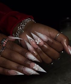 Kitty Claws Nails, White Stiletto Nails, Bow Nail Designs, Acrylic Nails Stiletto, Bow Nails, Bow Nail, Aura Nails, Purple Acrylic Nails