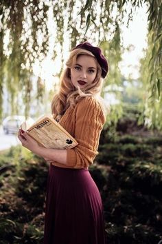 19 mulheres com estilo vintage para seguir no Instagram Rockabilly Fashion Outfits, Plum Palette, Rockabilly Mode, Pin Up Vintage, Look Retro, Retro Pin Up, Retro Mode, Plus Size Vintage, Rockabilly Fashion