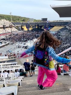 Coldplay Jacket, Coldplay Concert Outfit Ideas, Coldplay Outfit, Coldplay Concert Outfit, Consert Outfits, Concert Ootd, Cold Play, Coldplay Concert, Outfit Concert