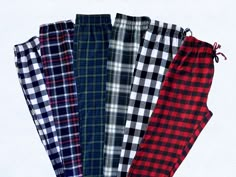 Warm cotton plaid adult pajama pants that are perfect for fall or winter. A perfect pair to wear on Christmas day! Comes with a stretchy elastic waistband for a comfortable fit. Also has pockets! Several different styles available. 100% Cotton BUY PAJAMA SET WITH LONG SLEEVE TOP HERE: https://www.etsy.com/listing/903455811/pajama-set-plaid-flannel-red-black?ref=listings_manager_grid BEFORE PURCHASING: Please take a look at all shop policies (located under the shop profile picture) for informatio Pajama Pants Set, Pj Pants Set, Pjamamas Pants, Hollister Pj Pants, Pjs Pants Outfit, Christmas Pants Pjs, Aesthetic Pajama Pants, Pjama Pants, Matching Plaid Pajamas