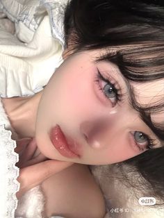 Anime Style Eyes, Anime Eye Makeup, Asian Makeup Looks, Realistic Eyes, Vibrant Makeup, Makeup Tip, Soft Makeup Looks