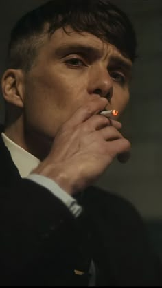 Tomas Shelby Icons, Peaky Blinders Theme, Peaky Blinders Series, Peaky Blinders Poster, Peaky Blinders Characters, Peaky Blinders Wallpaper, Peaky Blinders Thomas, Peaky Blinders Tommy Shelby, Haha Photos