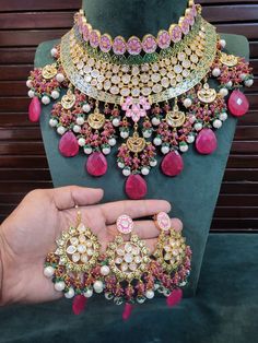 Heavy Jewelry, Latest Bridal Lehenga Designs, Flower Jewelry Designs, Temple Jewelry Necklace, Kundan Jewellery Bridal, Bridal Lehenga Designs, Latest Bridal Lehenga, Diamond Pendent