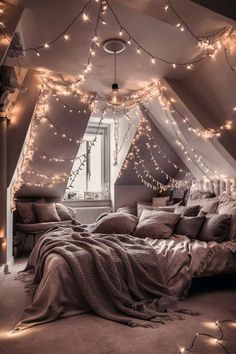 Cozy Attic Bedroom with Fairy Lights for a Romantic Ambiance Cassidy Character, Cozy Bedroom Lighting Ideas, Candlelit Bedroom, Bedroom With Fairy Lights, Romantic Cozy Bedroom, Fairy Light Decor, Bedroom Ideas For Couples Romantic, Romance Decor