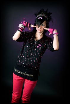 Evelyn Core, Scene Emo Fashion, Emo 2000s, Scene Punk, Emo Girl, Scene Queens, Scene Emo, Character Inspo, Bright Patterns