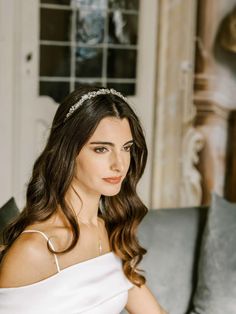 This beautifully delicate Bridal Headband Tiara has been created with beautiful sparkling crystal bejeweled leaves and creamy genuine freshwater pearls.|boho wedding,bohemian wedding,luxury wedding,boho bride,bohemian bride,bohemian wedding,boho headpiece,bohemian hair piece, bridal hair accessories,wedding photography and videography,bridal style,bride to be,future bride,bridal look,wedding outfit,bridal outfit,wedding ideas,wedding inspo, #glambride #bohobride #Bridaltiara #weddingheadpiece Bridal Hair Down, Beautiful Tiaras, Headband Tiara, Crystal Headband, Pearl Bridal, Bridal Show, Modern Bridal, Wedding Headband, Headpiece Wedding