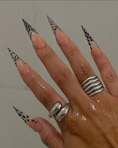 https://www.instagram.com/p/DBWrHf5pVZQ/?igsh=MXJlampoYTB1NnU3ZQ== Holiday Nails Designs, Zebra Nail Designs, Nails Black And White, Nails 2025, Stiletto Shaped Nails, Cheetah Print Nails, Digital Wardrobe, Nail Goals