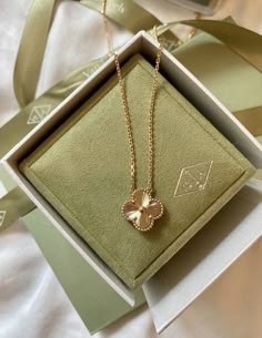 Van Cleef Necklace Aesthetic, Vancleef Necklace, Pendants Aesthetic, Vca Necklace, Real Gold Jewelry