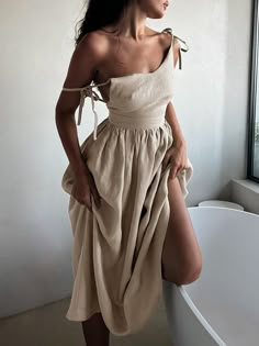 Fluid Fashion, Gender Fluid Fashion, Backless Long Dress, Womens Beach Fashion, Maxi Sundress, Summer Fashion Beach, Mini Robes, Sling Dress, Suspender Dress