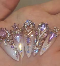 Bling Nail Art Rhinestones, Bling Almond Nails Rhinestones, Nailart Ideas, Fantasy Nails, Nail Jewels, Grunge Nails, Pretty Nail Designs, Pretty Gel Nails, Really Cute Nails