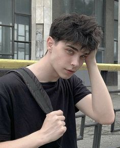 Hear Style, Asian Haircut, Grunge Guys, Men Hair Color, Men Haircut Styles, Cool Hairstyles For Men, Corte De Cabelo Masculino, Short Hair Haircuts, Aesthetic Guys