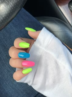 rainbow acrylic nails Multicolored Nails, Neon Heart, Edgy Nails, Summer Acrylic Nails, Rainbow Nails, Summer Nails Colors, Neon Nails, Heart Nails