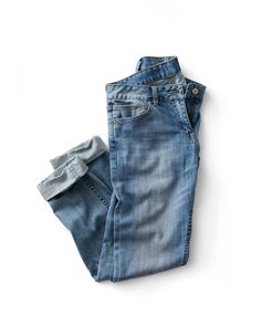 Product Photography Ideas, Folding Jeans, Campaign Fashion, Photo Styling, Designer Jeans, Blue Denim Jeans