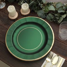 25 Pack | 13inch Hunter Emerald Green Sunray Heavy Duty Paper Charger Plates Green Chargers Place Settings, Green Table Chargers, Leaf Charger Plates, Emerald And Gold Place Setting, Dark Green Charger Plates, Disposable Serving Trays, Hunter Green Wedding, Dinner Party Table Settings, Gold Coasters