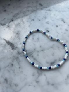 Pearl bracelet white dark blue light blue