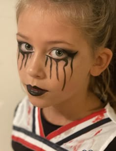 Spooky Face Paint Easy, Girls Halloween Makeup Kids, Kids Halloween Makeup Easy, Halloween Make Up Kids Girl, Simple Kids Halloween Makeup, Halloween Makeup Vampire Kids, Easy Kids Halloween Face Paint, Scary Face Painting Ideas, Halloween Kids Makeup Easy