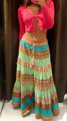 Hippie Fashion Aesthetic, Gamine Essence, Maxi Skirt Outfit Summer, Maxi Skirt Outfit, Skirt Outfit Summer, Maxi Skirt Outfits, Rock Outfit, Trendy Dress Outfits, Rock Outfits