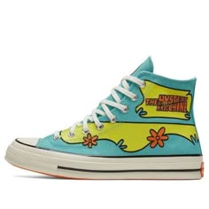 Launching as part of a larger collection with the classic animated franchise, the Scooby-Doo x Converse Chuck 70 High ‘The Mystery Machine’ features a distinctive print on the canvas upper. The psychedelic design draws inspiration from the van that transports Scooby and the gang throughout their crime-solving adventures. A custom ‘SCBYSNK’ license plate adorns the heel of the left shoe, rendered in orange rubber that matches the sneaker’s waffle traction outsole. (SNKR/Unisex/High Top/Crossover) Scooby Doo Shoes, Scooby Doo Converse, Scooby Doo Custom Shoes, Scooby Doo Painted Shoes, Scooby Doo Items, Scooby Doo Merch, Scooby Doo Phone Case, Spongebob Birthday, Converse Chuck 70