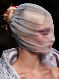 Bharti Kher, Vampire Couture, Stephen Jones, Fashion Walk, Gareth Pugh, Fashion Mask, Mode Inspo, Face Coverings, Wedding Looks