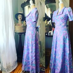 70s Purple Psychedelic Dress, Vintage Purple Spring Dress, Vintage 70s Purple Maxi Dress, Size Small Vintage Dress, Short Sleeved Dress Beautiful 1970s era purple watercolor psychedelic print dress. Perfect for spring. Appears to have been handmade with great skill. Such pretty and refreshing colors. The dress has been cleaned and is ready to wear. Overall, excellent vintage condition with no noticeable flaws. Measurements // Bust: 33/34 inches Waist: 25 inches Length from top of shoulder to hem Purple Spring Dress, Vintage Dress Short, Bronze Dress, Purple Spring, Spring Cardigans, Quilt Dress, Short Sleeved Dress, Purple Maxi, Purple Maxi Dress