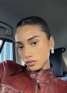 Imaan hammam Imaan Hammam Red Carpet, Imam Hammam, Imaan Hammam Aesthetic, Anisa Core, Country Girl Makeup, Imman Hammam, Iman Hammam, Imaan Hammam Style, Hippie Makeup