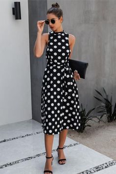 fashion design- fashion week aesthetic- fashion outfits- winter fashion outfits for work Belt Pattern, Vintage Midi Dresses, Plain Dress, Swimwear Dress, Polka Dress, Dress Material, Bottom Clothes