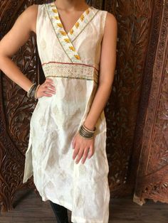 Boho Chic Gypsy Beige Tunic Dress Cotton Summer Ethnic Indian Sleeveless Kurti S #MOGUL #Tunic #Casual Dress Cotton Summer, Sleeveless Kurti, Kurti Blouse, Pink Tunic Dress, Green Tunic Dress, Ethnic Kurti, Womens Tunic Dress, Bohemian Tunics, Chic Hair